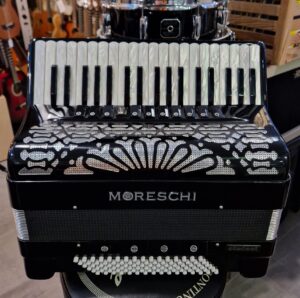 Moreschi Student Accordeon 4 Korig, 37 Toetsen, 96 Bassen Incl. Luxe Koffer en Riemen