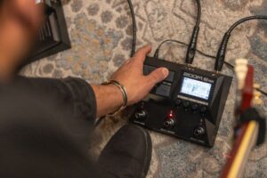 08_G2-XFour_Lifestyle.jpeg.0x800_q80_crop-,scale_focal_area-1500,1002,3000,1997_size_canvas