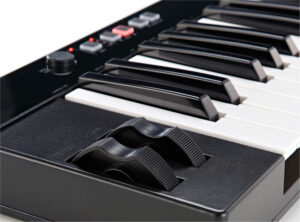 IK-Multimedia-iRig-Keys-37-Pro-linkerknoppen