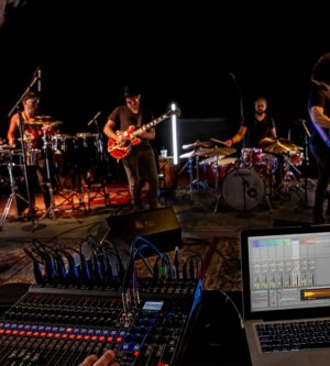 l20interface.jpg.900x1000_q70_crop_focal_area-2116,2559,2167,2082_size_canvas