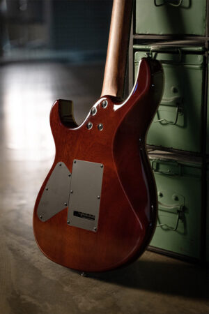 Timmercort-g-g300-glam-electric-guitar-lifestyle-8