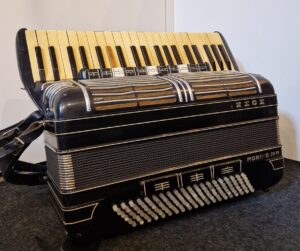 Hohner Morino IV M 4 Korig Piano Accordeon 120 Bas Top Accordeon Occasion