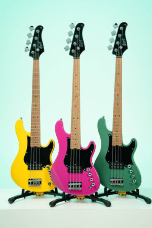 Timmercort-gb-short-scale-bass-guitar-lifestyle-1-1