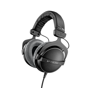 dt-770-pro-headphones-beyerdynamic-perspective_transparent_1